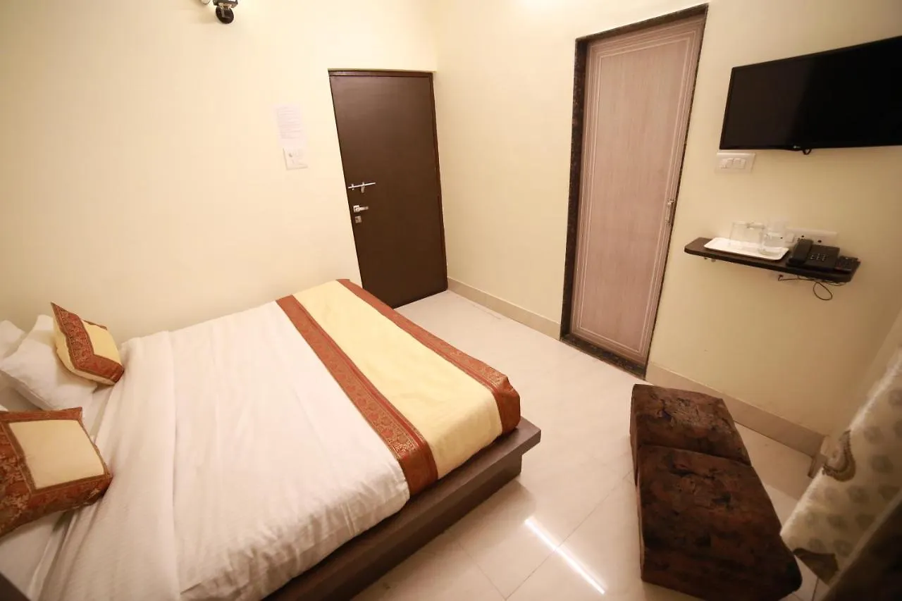 Oyo 16708 Sada Shiv Guest House Varanasi