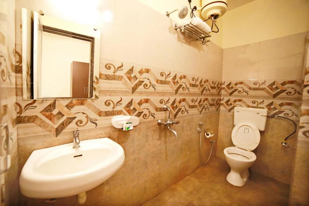 Oyo 16708 Sada Shiv Guest House Waranasi Indie