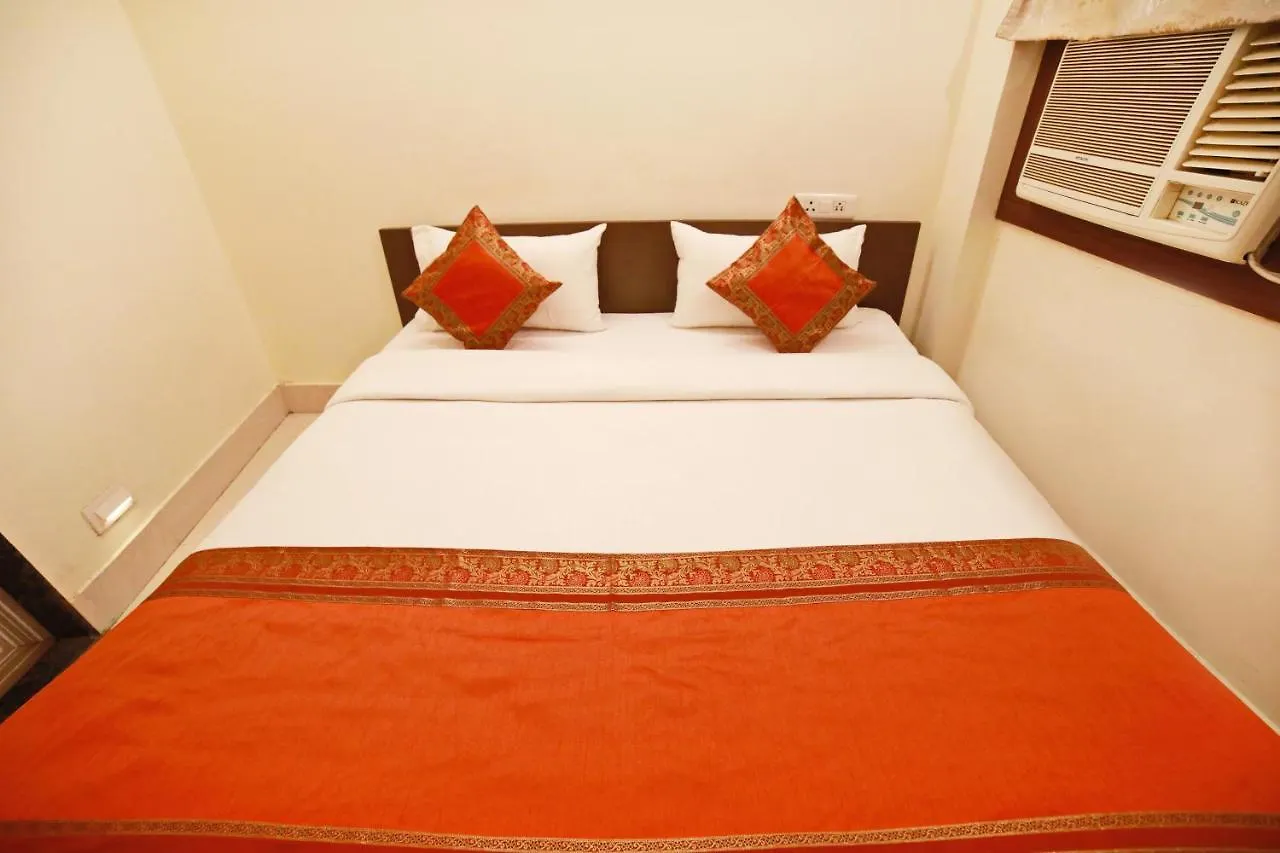 Oyo 16708 Sada Shiv Guest House Waranasi