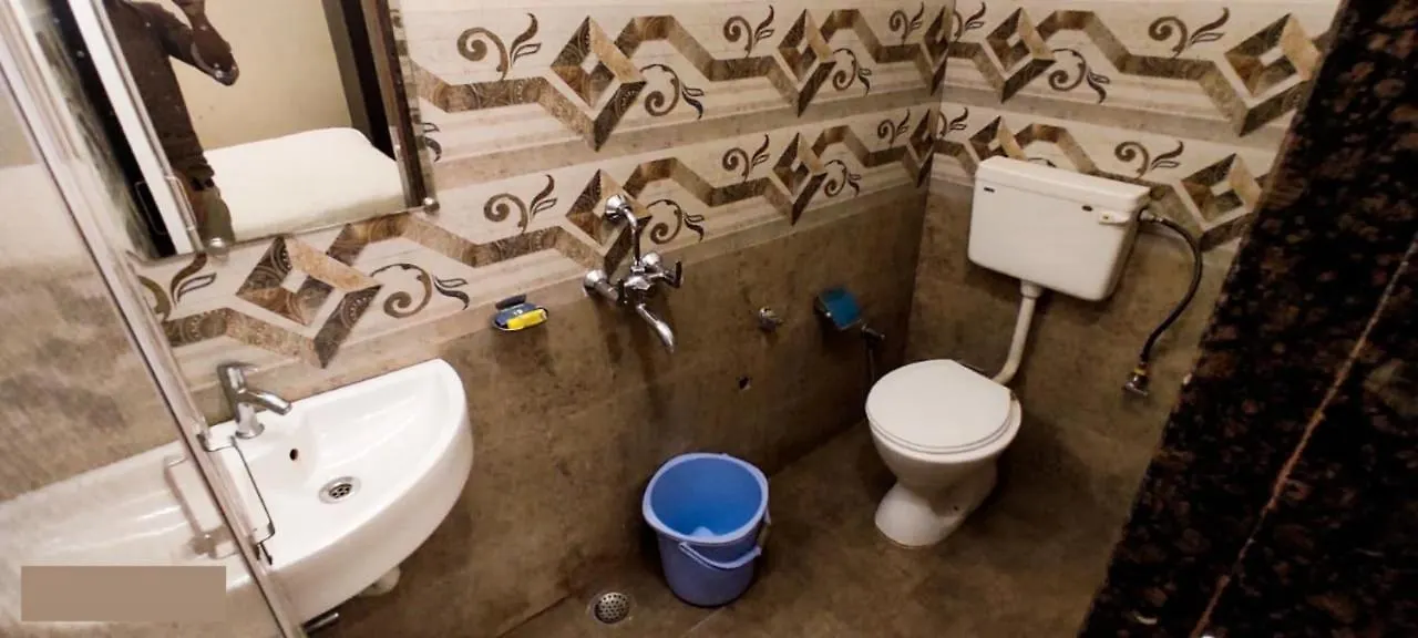 Oyo 16708 Sada Shiv Guest House Varanasi